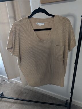 Blakeley V-Neck Knit Top in Beige